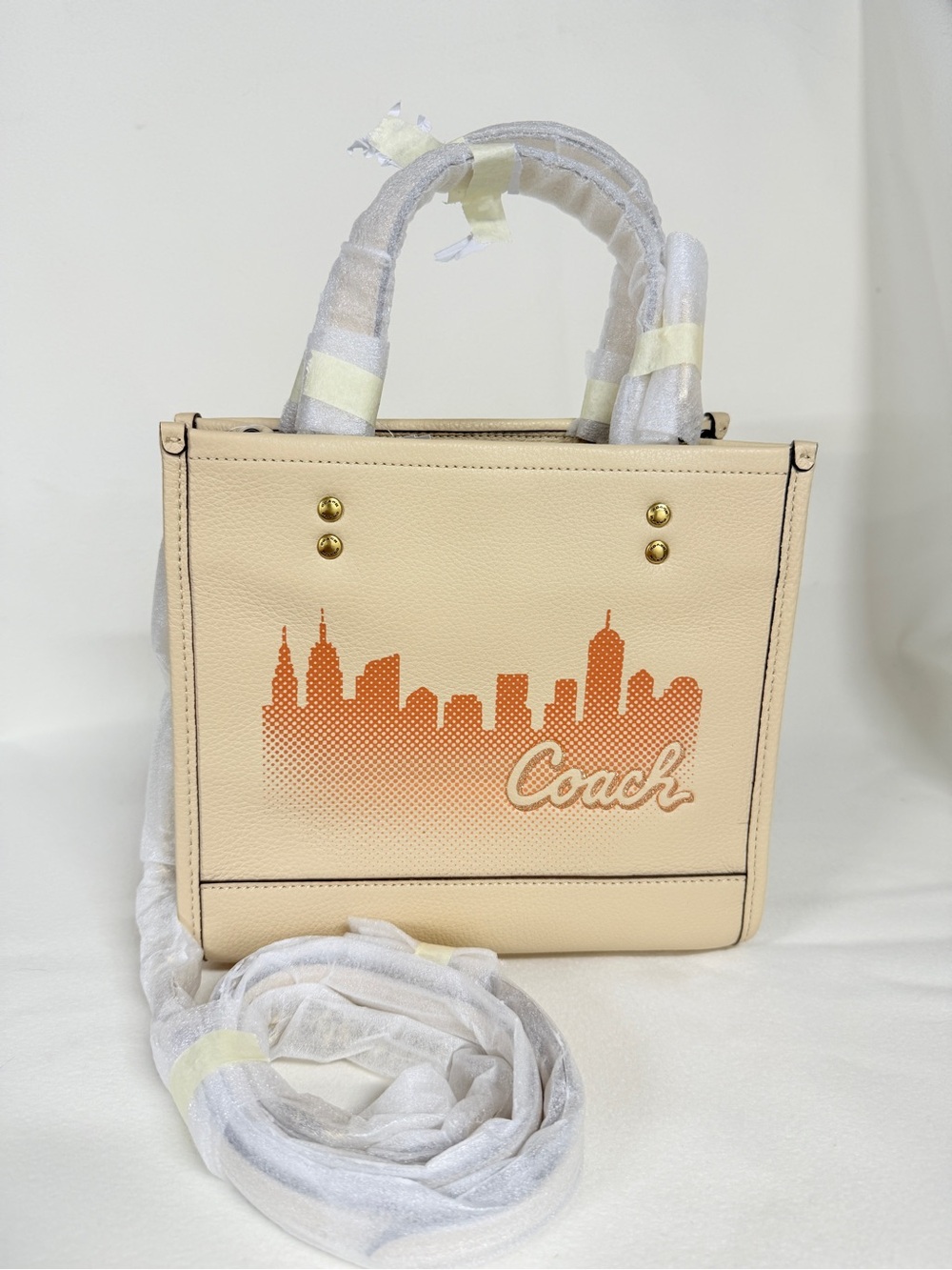 Coach X Jennifer Lopez Dempsey Tote 22 With Nyc Skyline c6494
